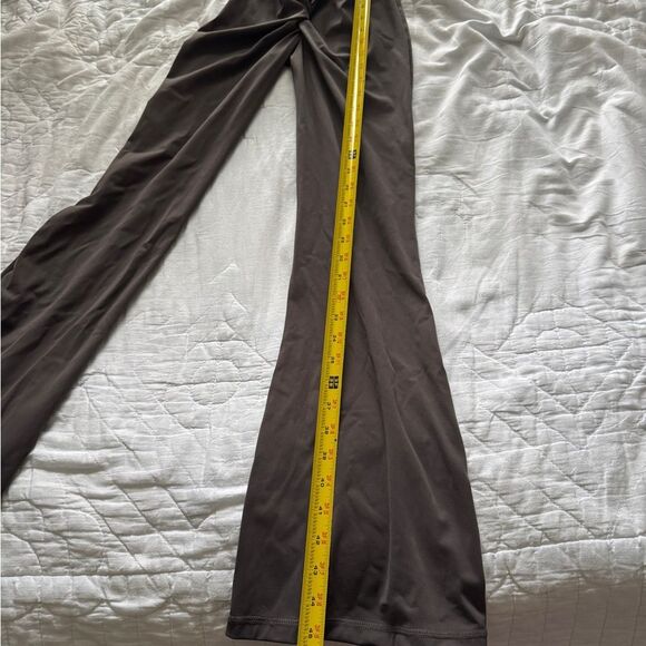 Grey Twist-Front Flared Jumpsuit – XS (75% Nylon, 25% Spandex) - Picture 9 of 16